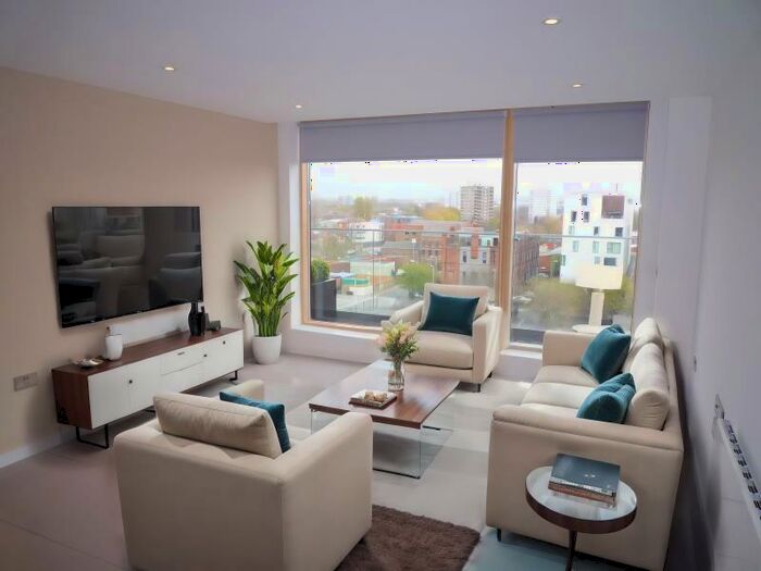 1 Bedroom Apartment To Rent In Apt . :: Ice Plant, M4