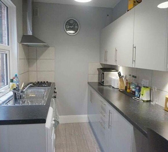 3 Bedroom Terraced House To Rent In Montague Road, Leicester, LE2