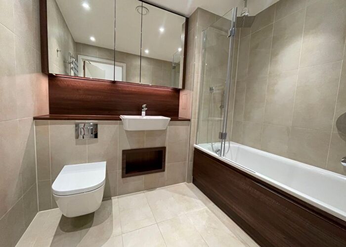 1 Bedroom Flat To Rent In Wandsworth Road, London, SW8
