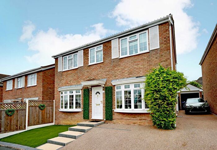 4 Bedroom Detached House For Sale In Meadow Way, Great Paxton, St. Neots, PE19