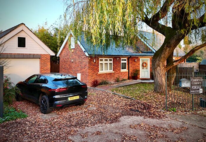 3 Bedroom Detached House For Sale In Park View Cottage, Furlong Close, Bourne End, SL8
