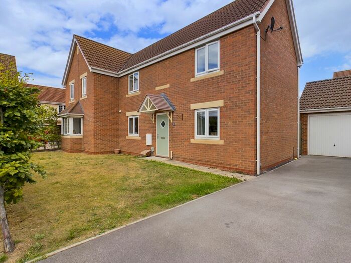 3 Bedroom Semi-Detached House To Rent In Woodheys Park, Kingswood, HU7