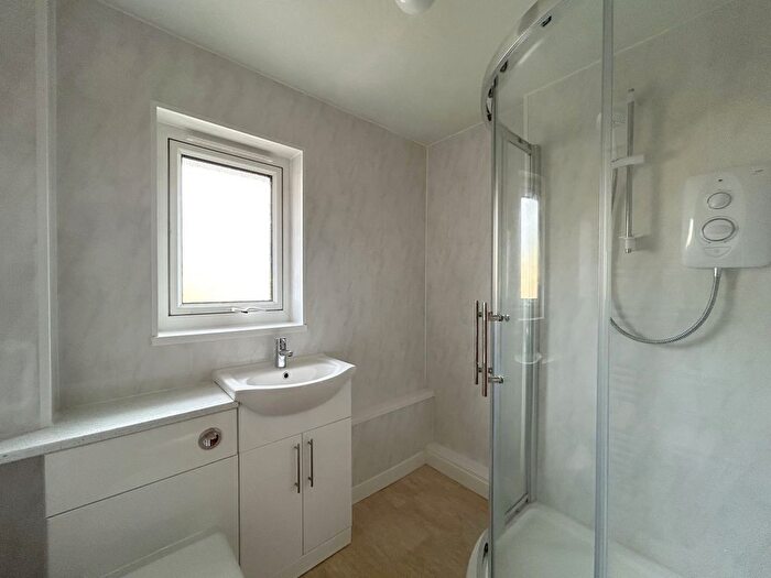 2 Bedroom Flat For Sale In Queens Road, Priors Park, Tewkesbury, GL20