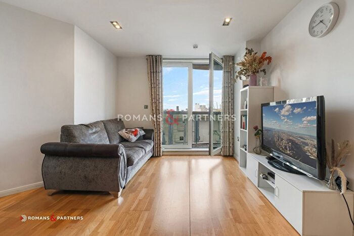 2 Bedroom Flat To Rent In City Tower, Limeharbour, Isle Of Dogs, E14