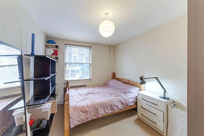 2 Bedroom Apartment To Rent In Lavender Hill, London, SW11