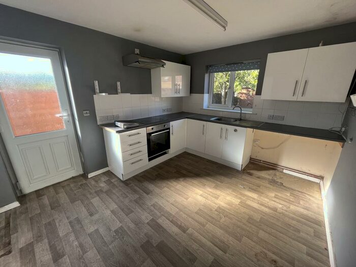 4 Bedroom House To Rent In Robins Close, Peterborough, PE2