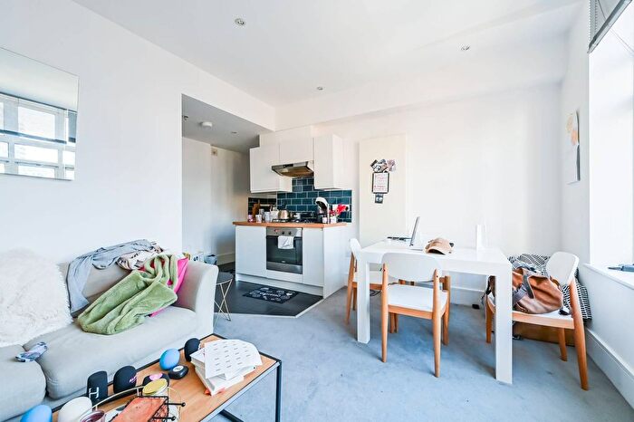 1 Bedroom Flat To Rent In Henriques Street, Aldgate, London, E1
