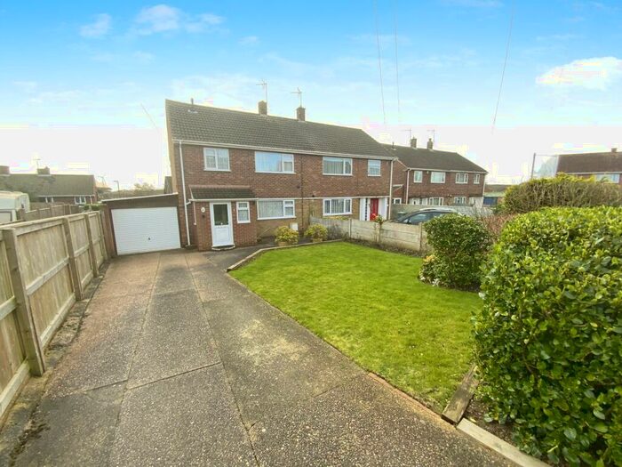 3 Bedroom Semi-Detached House For Sale In Lansbury Road, Bilsthorpe, Newark, NG22