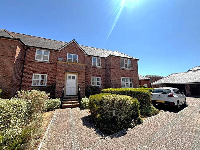 1 Bedroom Apartment For Sale In West Street, Weymouth, DT4