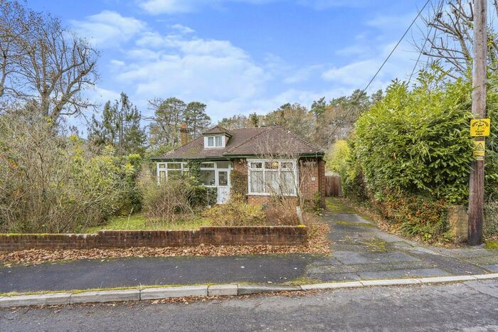 3 Bedroom Bungalow For Sale In Busketts Way, Ashurst, Southampton, Hampshire SO40