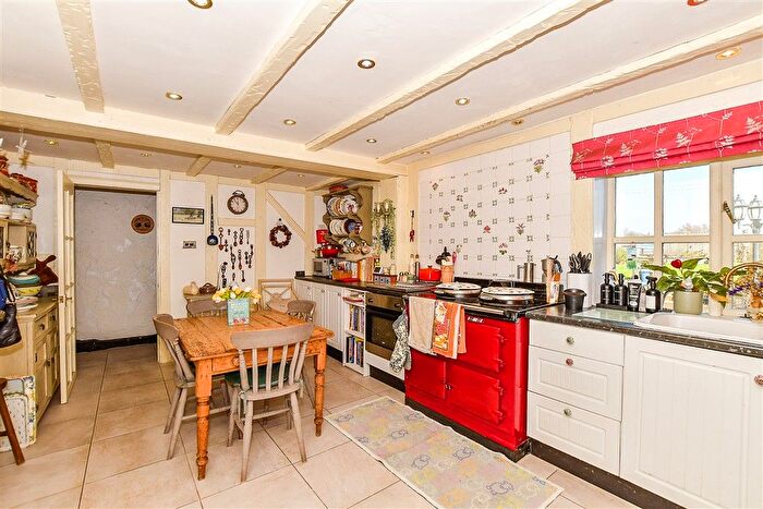 3 Bedroom Detached House For Sale In Dymchurch Road, New Romney, Kent, TN28