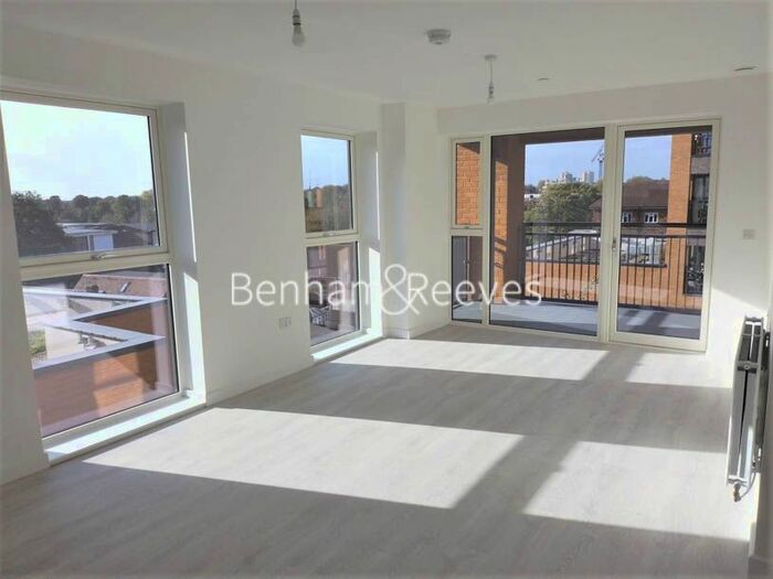 2 Bedroom Flat To Rent In East Acton Lane, Acton, W3