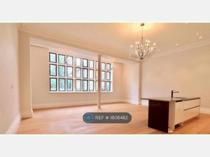 2 Bedroom Flat To Rent In Courtyard House, London, NW7