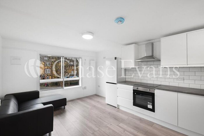 2 Bedroom Flat To Rent In Rodney Road, Elephant And Castle, London, SE17