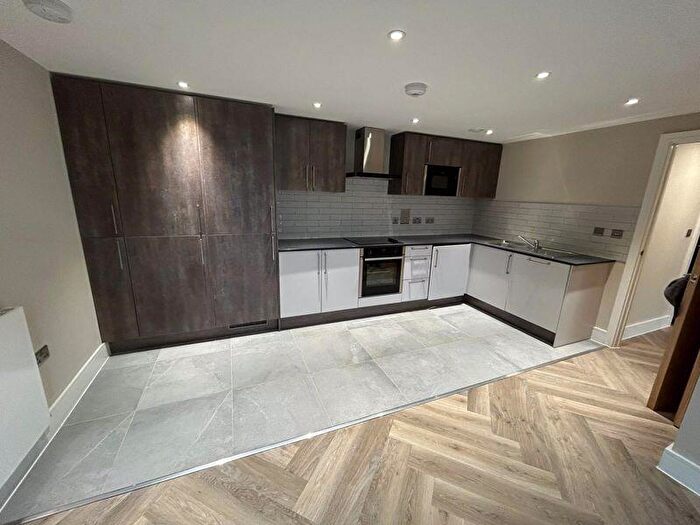 2 Bedroom Apartment To Rent In Stratford Road, Solihull, B90