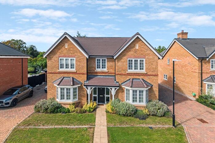 5 Bedroom Detached House For Sale In Drovers Way, Pirton, SG5
