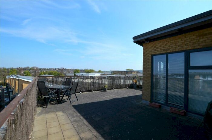 2 Bedroom Apartment To Rent In Park Lane, Waterstone Park, Greenhithe, Kent, DA9