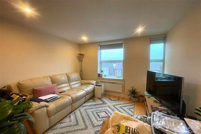 1 Bedroom Apartment To Rent In Old Church Road, Old Church Road, Chingford, E4