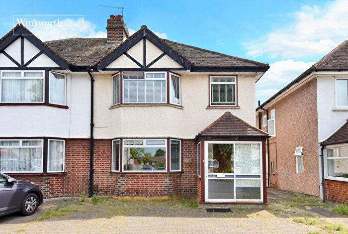 3 Bedroom Semi Detached House For Sale In Abbotts Road, Cheam, Sutton, SM3
