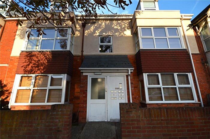 2 Bedroom Apartment To Rent In A County Road, Town Centre, SN1
