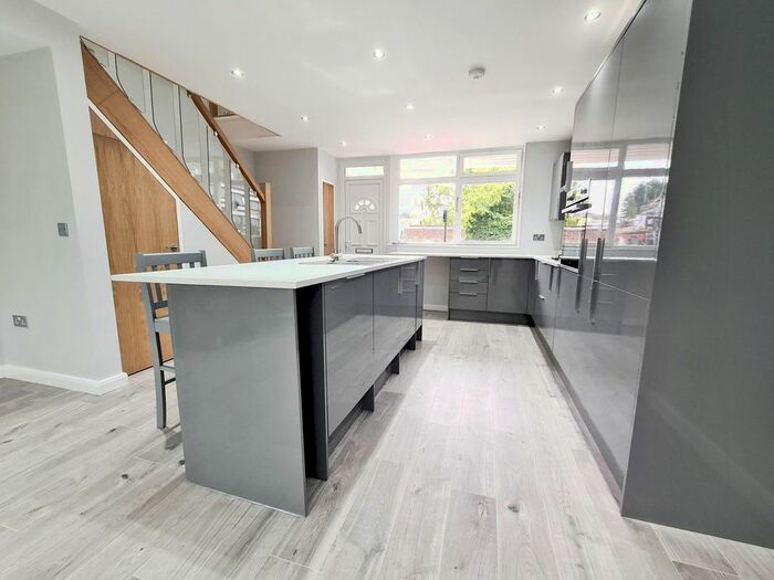 3 Bedroom Flat To Rent In Atholl House, Maida Vale, W9