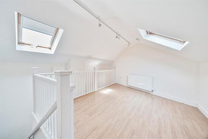 1 Bedroom Apartment For Sale In Globe Court, Dowell Street, Honiton, EX14