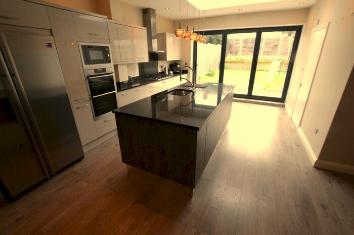 3 Bedroom Terraced House To Rent In Linden Avenue, Thornton Heath, CR7