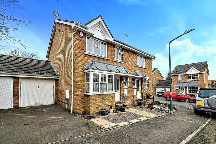 3 Bedroom Semi-Detached House To Rent In Cairns Close, Dartford, Kent, DA1