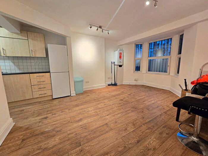 1 Bedroom Flat To Rent In Isledon Rd, London, N7