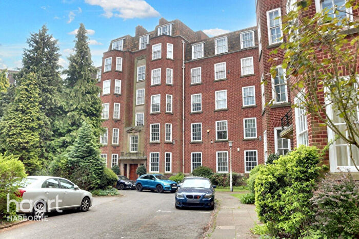 3 Bedroom Apartment For Sale In Kenilworth Court, Hagley Road, Edgbaston, B16