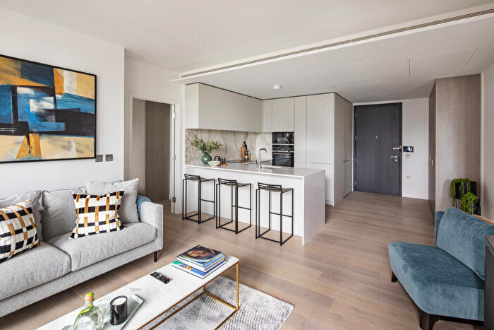 2 Bedroom Apartment To Rent In Water Street, London, E14