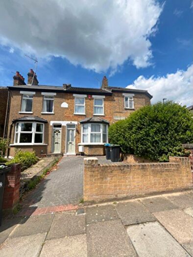 2 Bedroom Terraced House To Rent In Avenue Road, London, N14