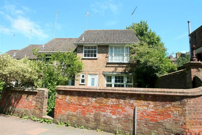 3 Bedroom Property To Rent In Surrenden Road, Brighton, BN1