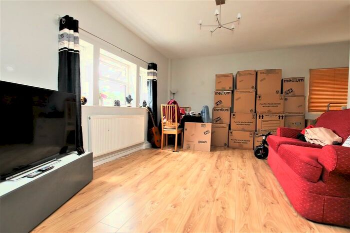 1 Bedroom Flat To Rent In Cotswold Road, BA2
