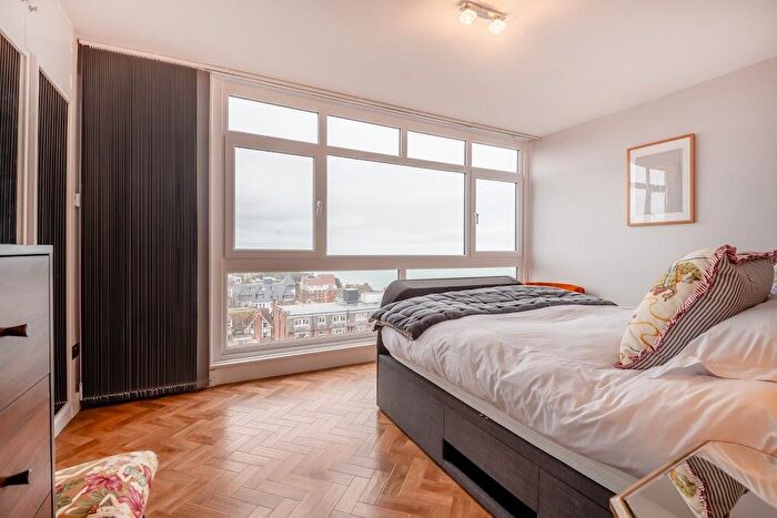 2 Bedroom Flat For Sale In Admirals Walk, West Cliff Road, Bournemouth, Dorset, BH2