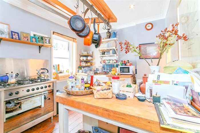2 Bedroom End Of Terrace House For Sale In Cross Street, Maidstone, Kent, ME14