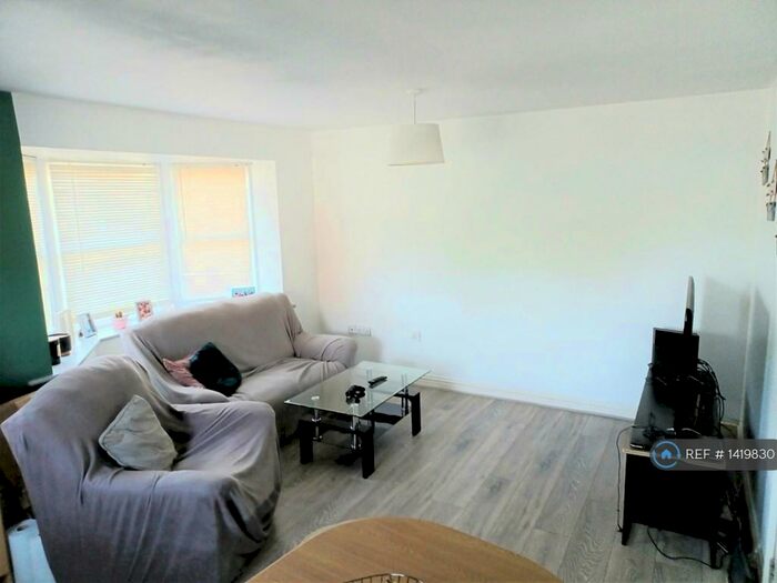 1 Bedroom Flat To Rent In Arrow Road North, Redditch, B98