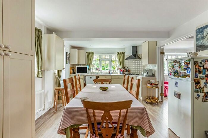 4 Bedroom Detached House For Sale In Tyfield, Sherborne St John, RG24