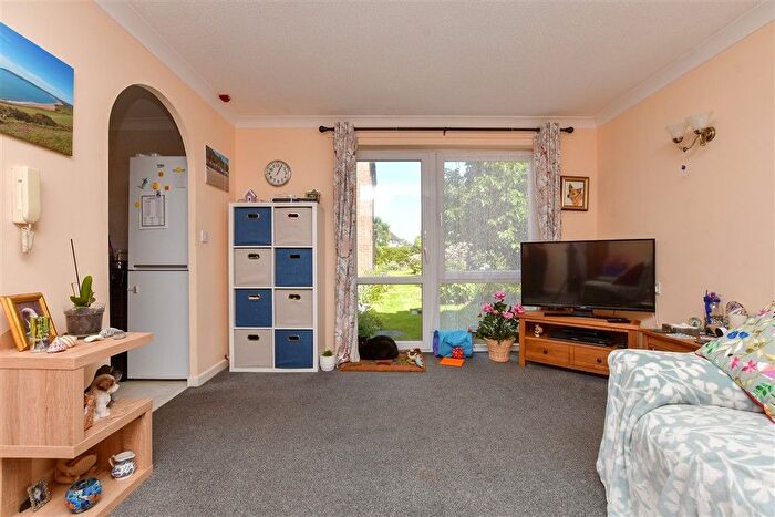 1 Bedroom Flat For Sale In Hunting Gate, Birchington, Kent, CT7
