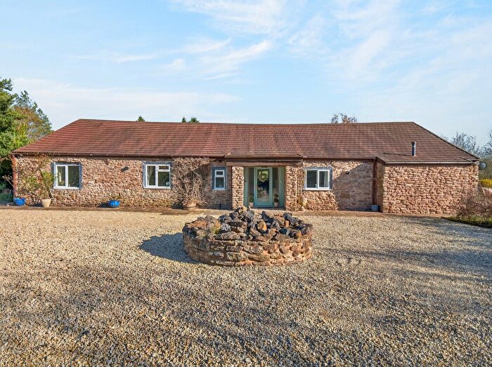 4 Bedroom Barn Conversion For Sale In Bank Lane Abberley Worcester, Worcestershire, WR6