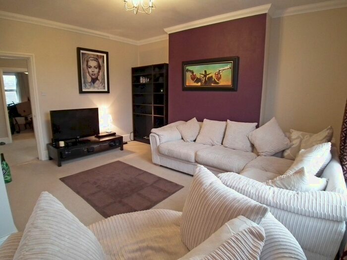 2 Bedroom Flat To Rent In Upper Grosvenor Road, Tunbridge Wells, Kent, TN1
