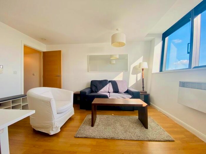 1 Bedroom Flat To Rent In Mann Island, Liverpool, L3