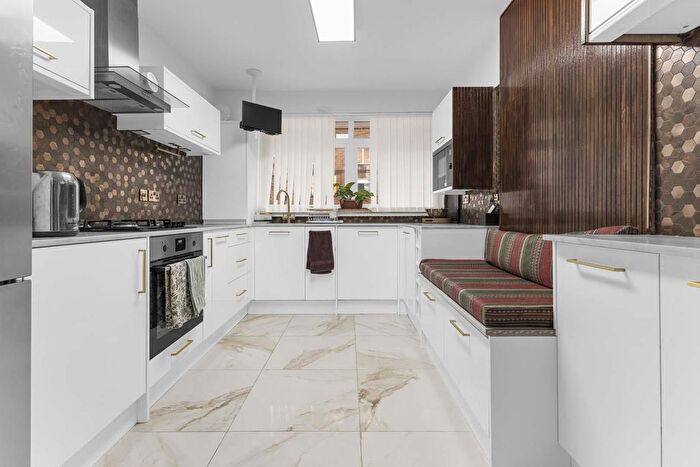 1 Bedroom Flat To Rent In Cervantes Court, Inverness Terrace, London, W2