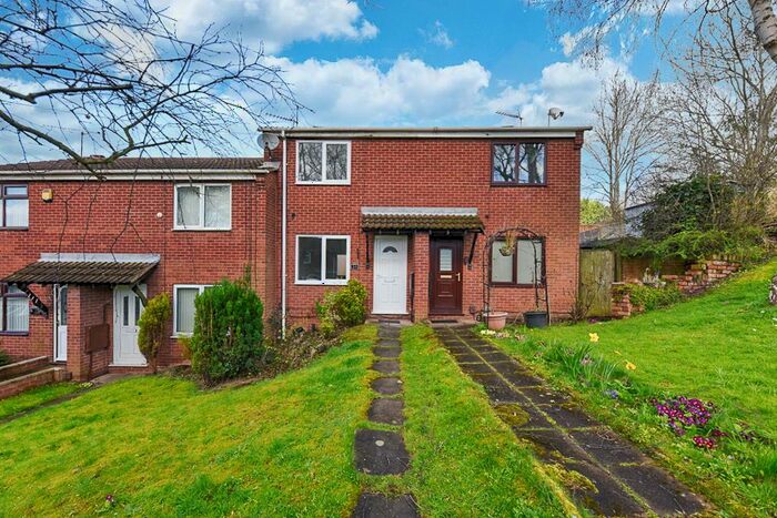 2 Bedroom House To Rent In Landmere Gardens, Nottingham, NG3