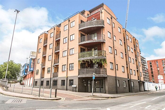1 Bedroom Flat For Sale In The Chatham, Thorn Walk, Reading, RG1