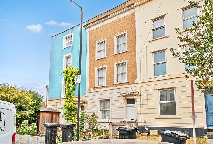 6 Bedroom Terraced House For Sale In Albert Park, Bristol, BS6