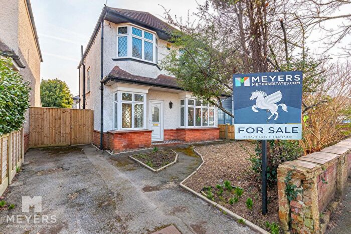 3 Bedroom Detached House For Sale In Corhampton Road, Bournemouth, BH6