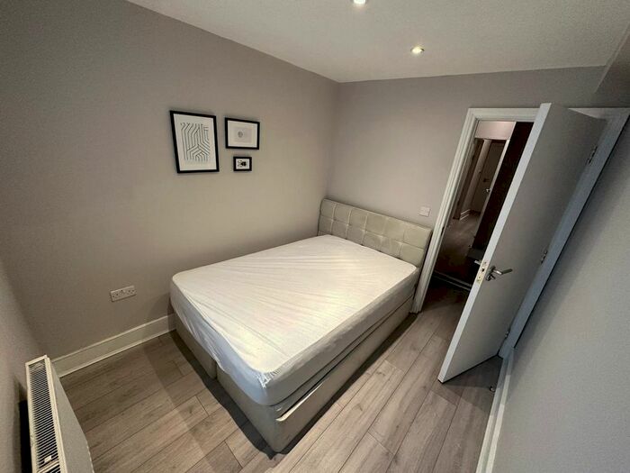 Studio To Rent In Lithos Road, London, NW3