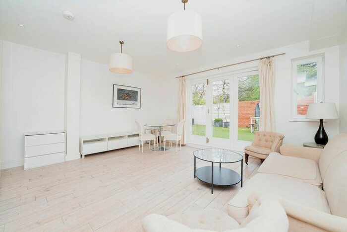 2 Bedroom Flat To Rent In Brougham Road, Acton, W3