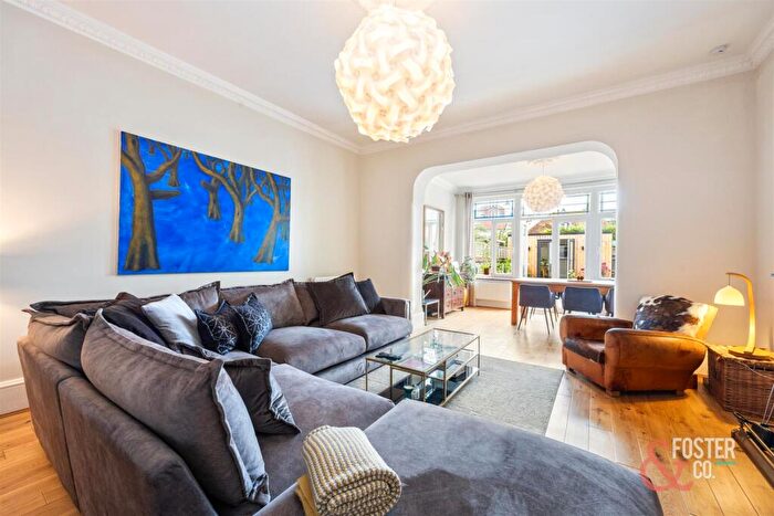 2 Bedroom Flat For Sale In Carlisle Road, Hove, BN3